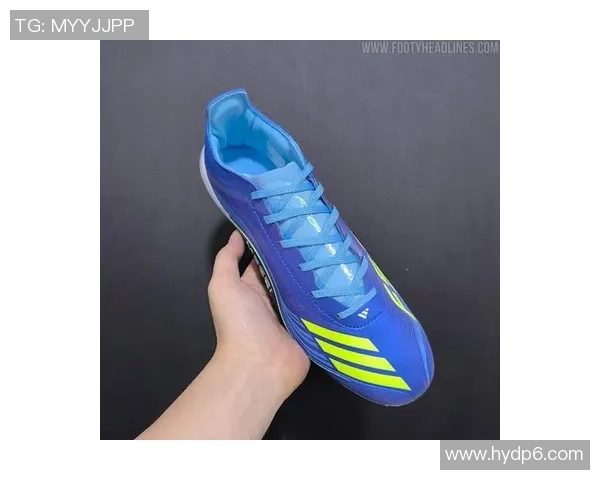 2025年足球球星战靴最新款式发布 打造完美性能与时尚结合的巅峰之作