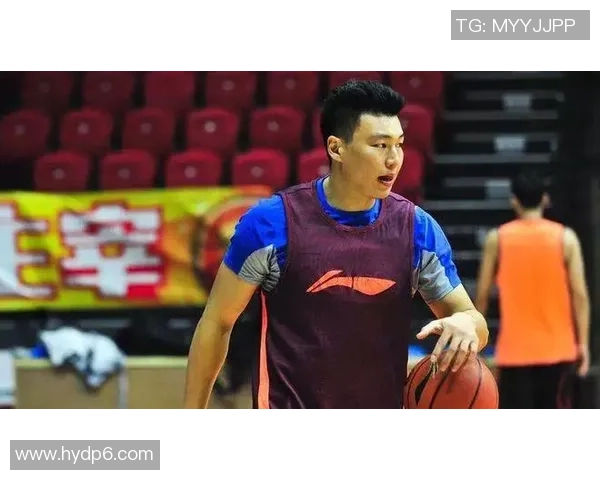 《从草根到巅峰 世界足球明星的传奇故事与奋斗历程》 《从草根到巅峰 世界足球明星的传奇故事与奋斗历程》