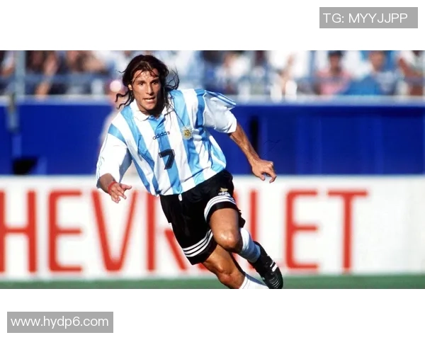 世界足球历史上速度最快的球星是谁及其惊人速度数据解析 世界足球历史上速度最快的球星是谁及其惊人速度数据解析