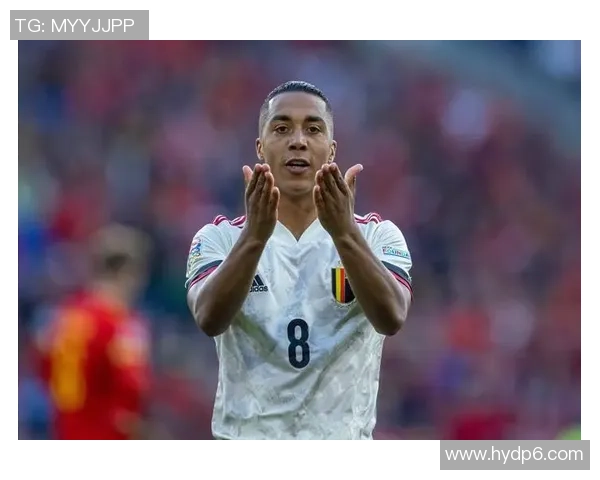 威尔士足球传奇人物离世 引发全球球迷悼念与回忆